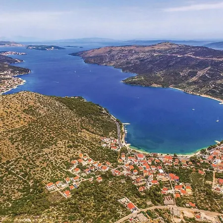 2 Bedroom Amazing In Gustirna